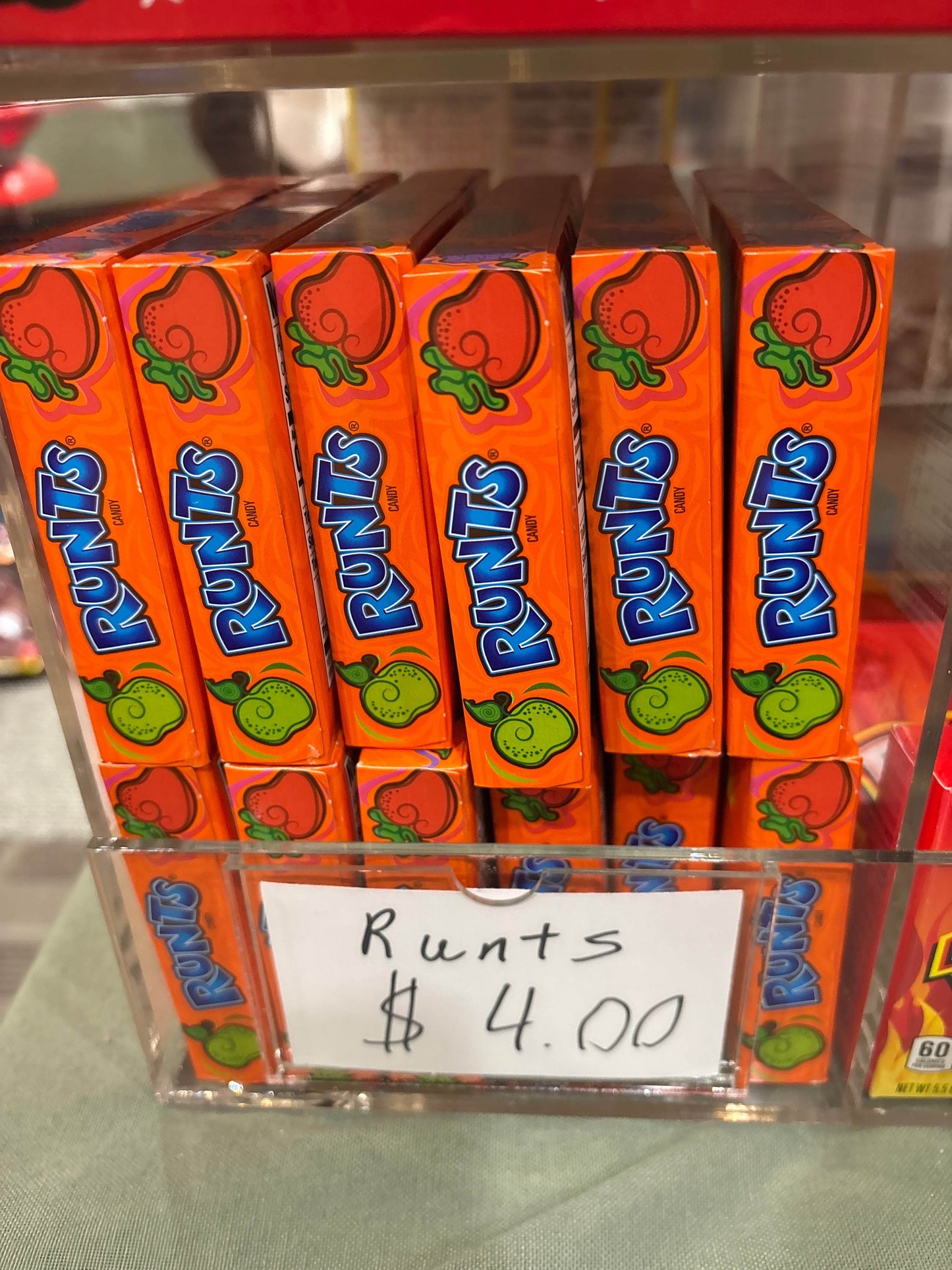 RUNTS 5 OZ THEATER BOX Candy - Nassau Candy