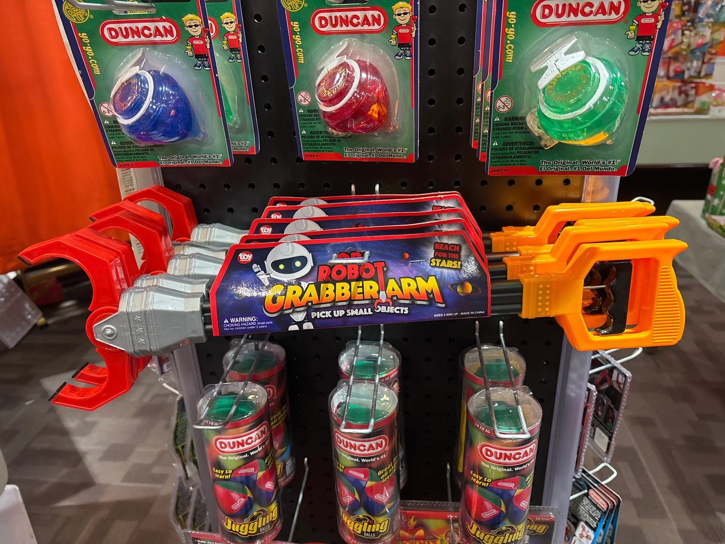 18" ROBOT ARM GRABBER - - The Puntique