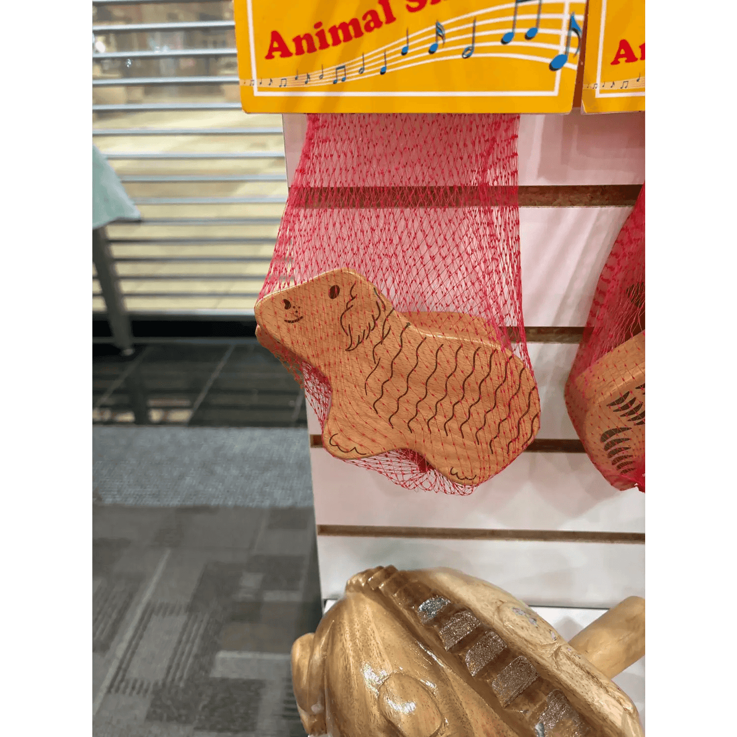 DOG SHAKER - - The Puntique