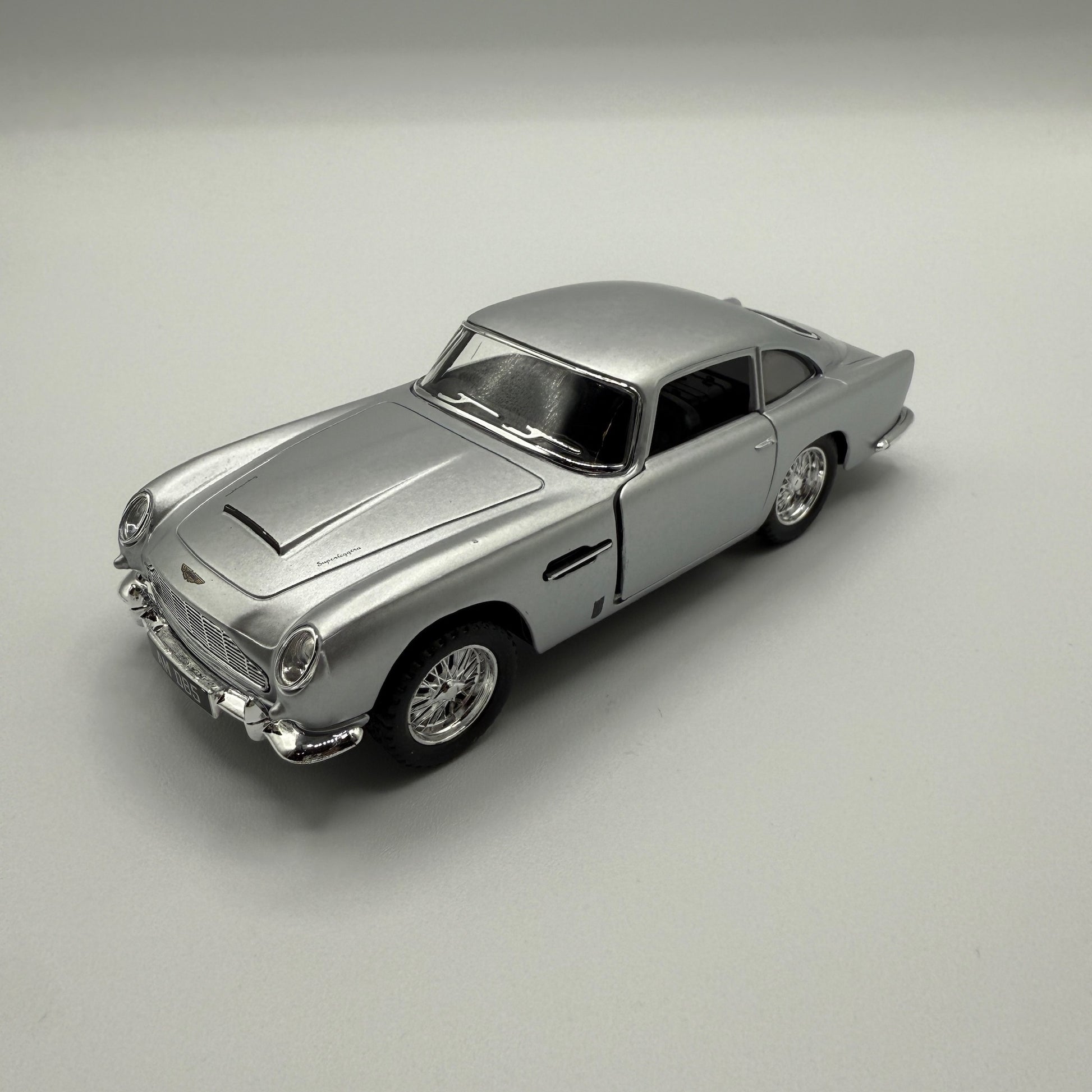 5" Diecast Pull Back Silver Aston Martin DB5 - - The Puntique