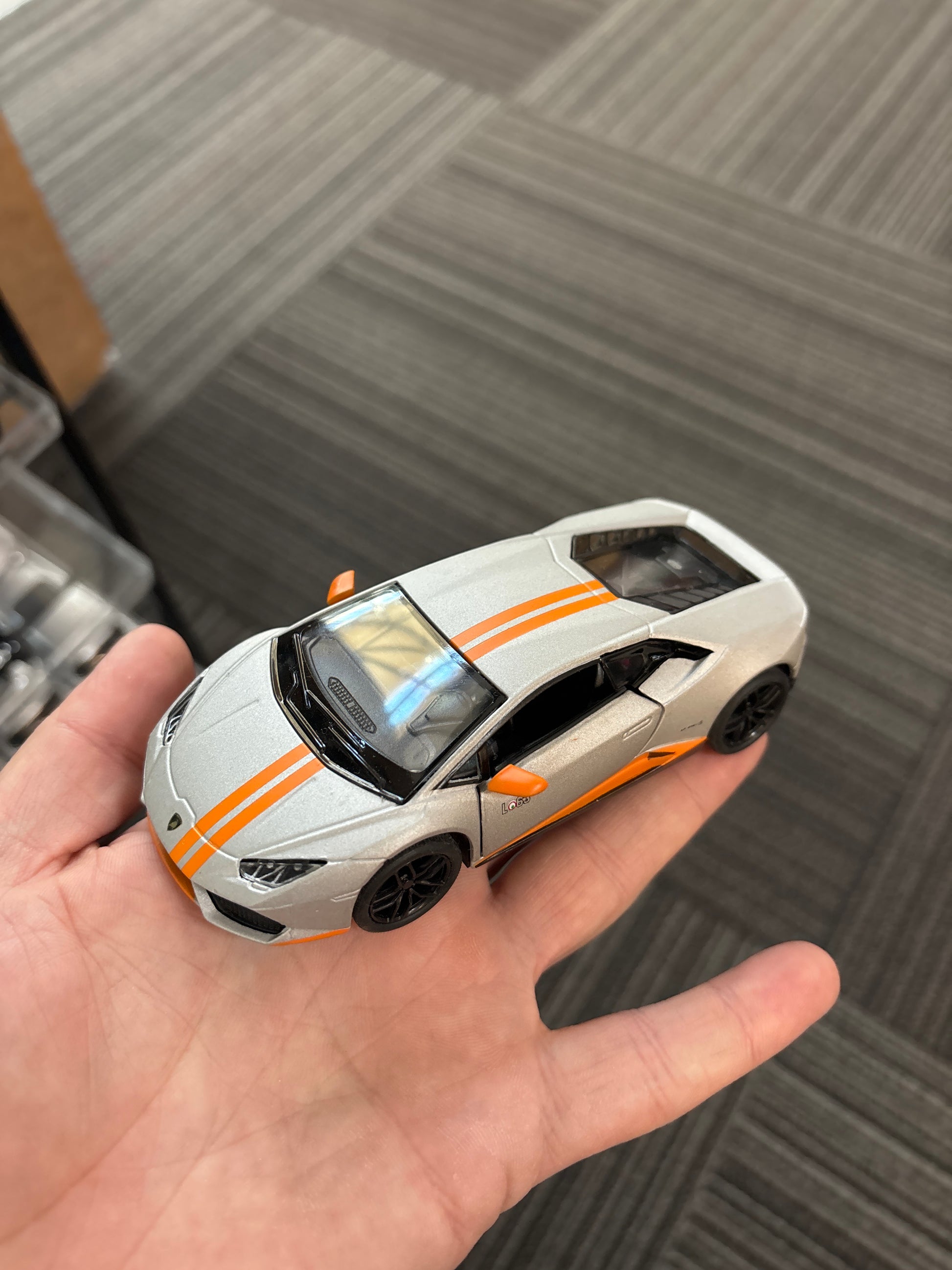 5" Diecast Pull Back Lamborghini Huracan LP 610-4 - Silver - The Puntique